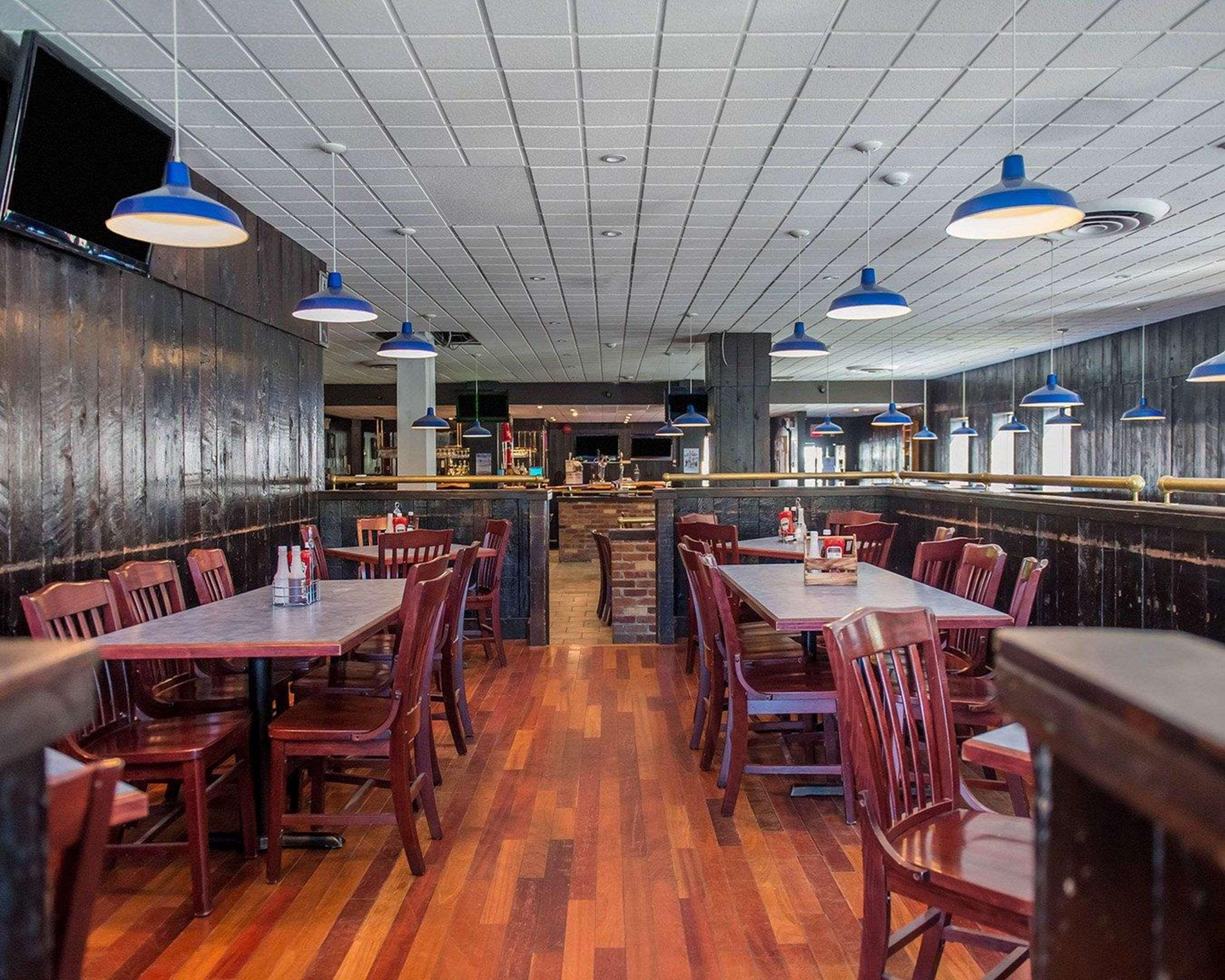 Econo Lodge Smiths Falls Exteriör bild