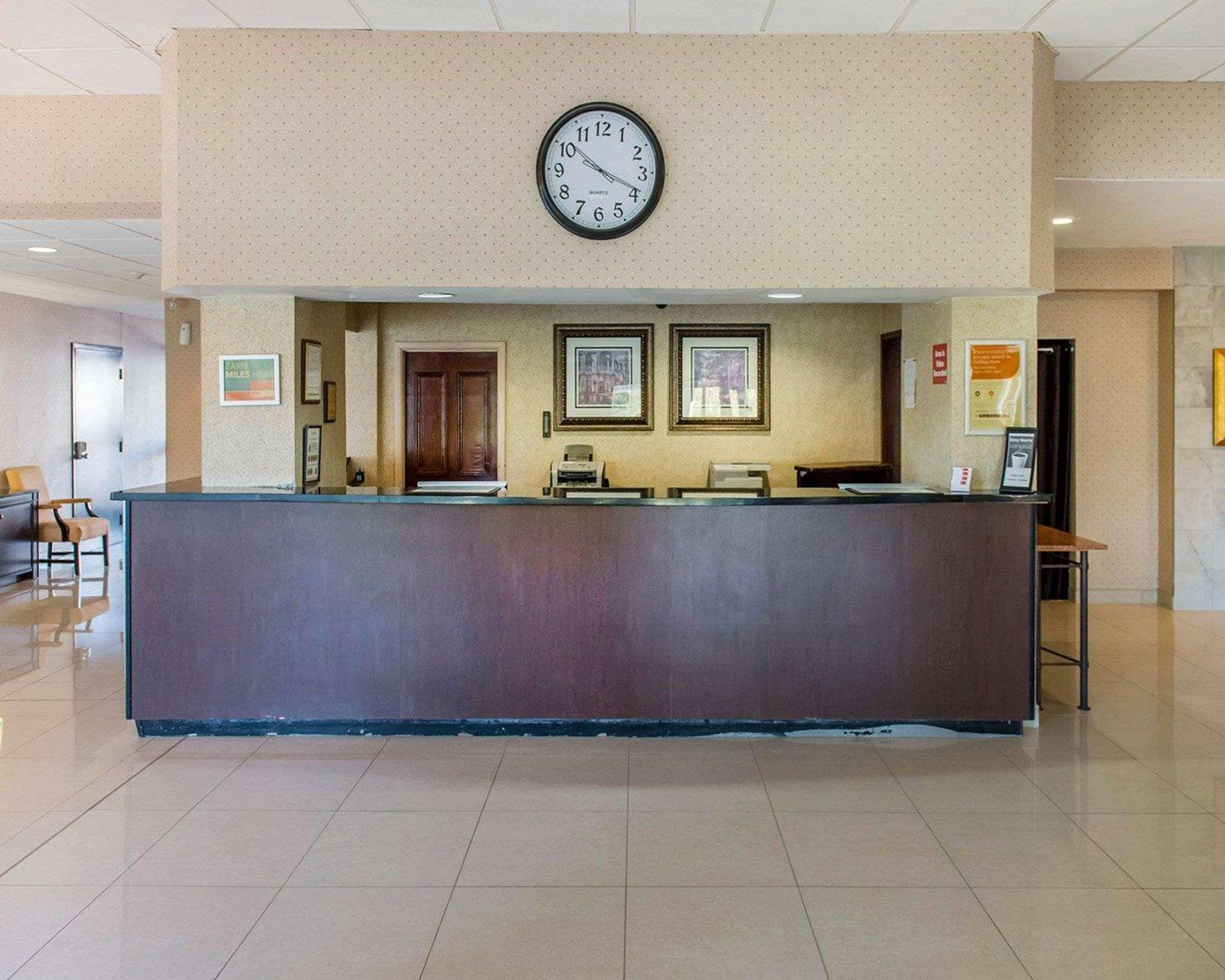 Econo Lodge Smiths Falls Exteriör bild
