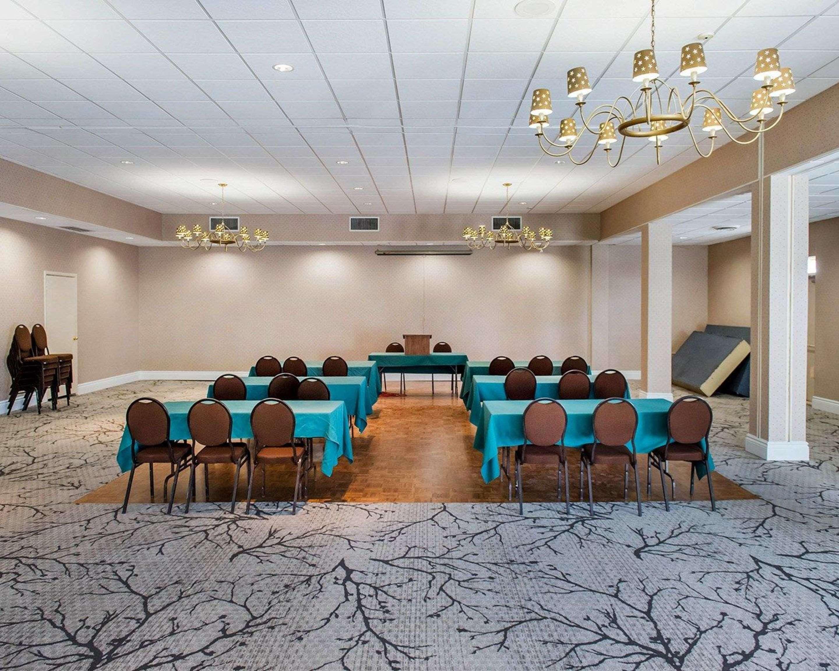 Econo Lodge Smiths Falls Exteriör bild
