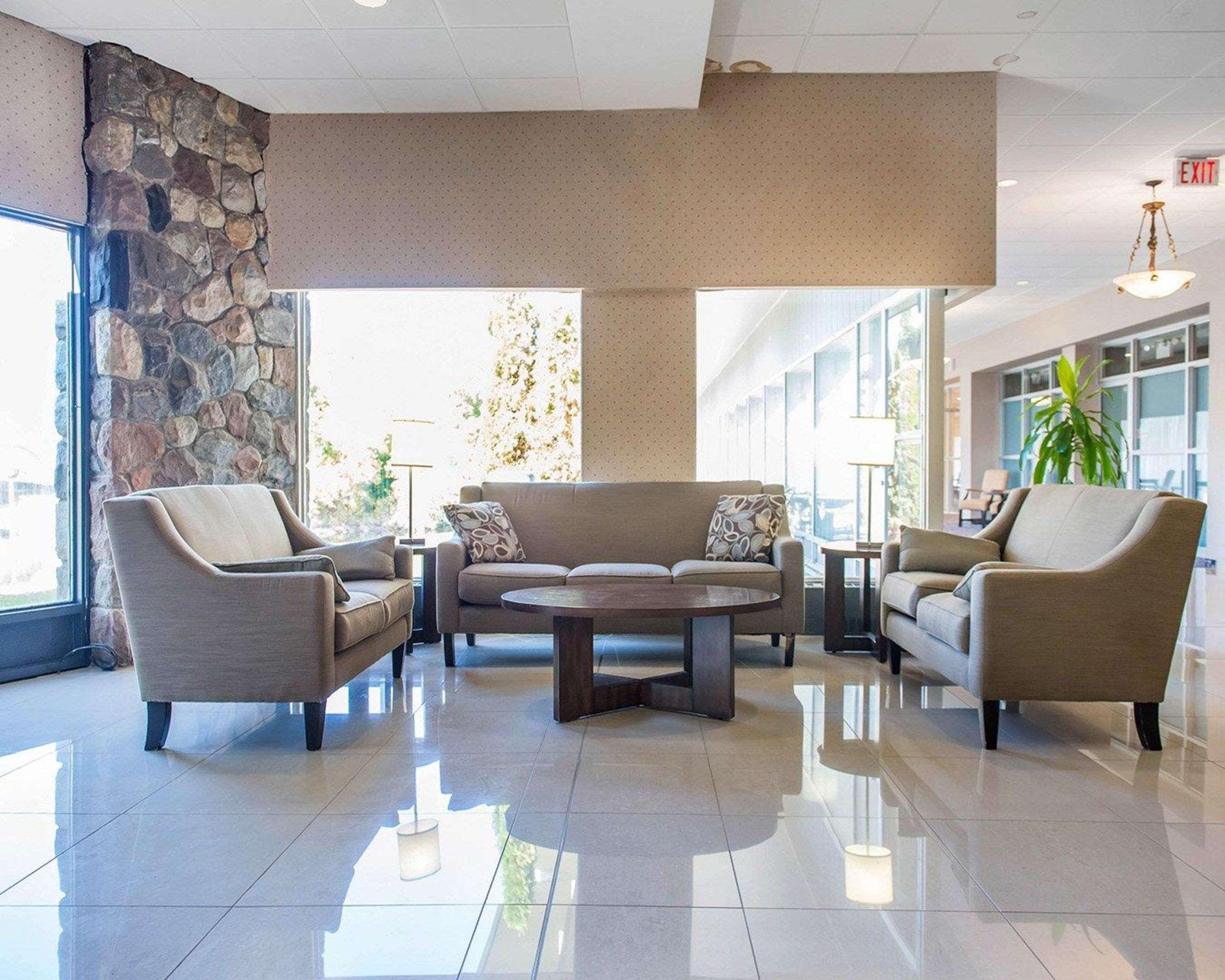 Econo Lodge Smiths Falls Exteriör bild