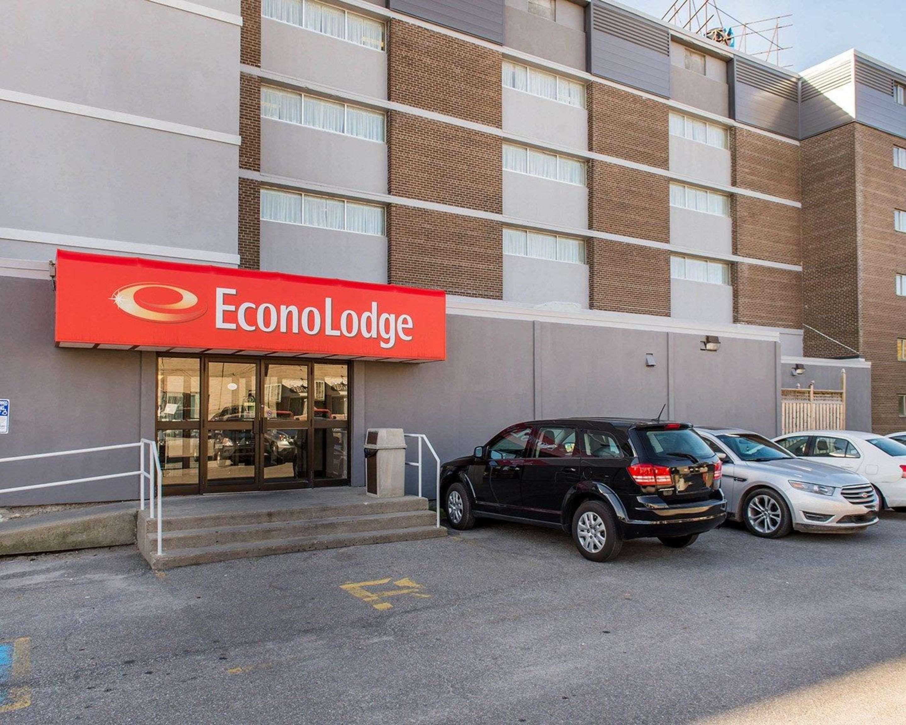 Econo Lodge Smiths Falls Exteriör bild