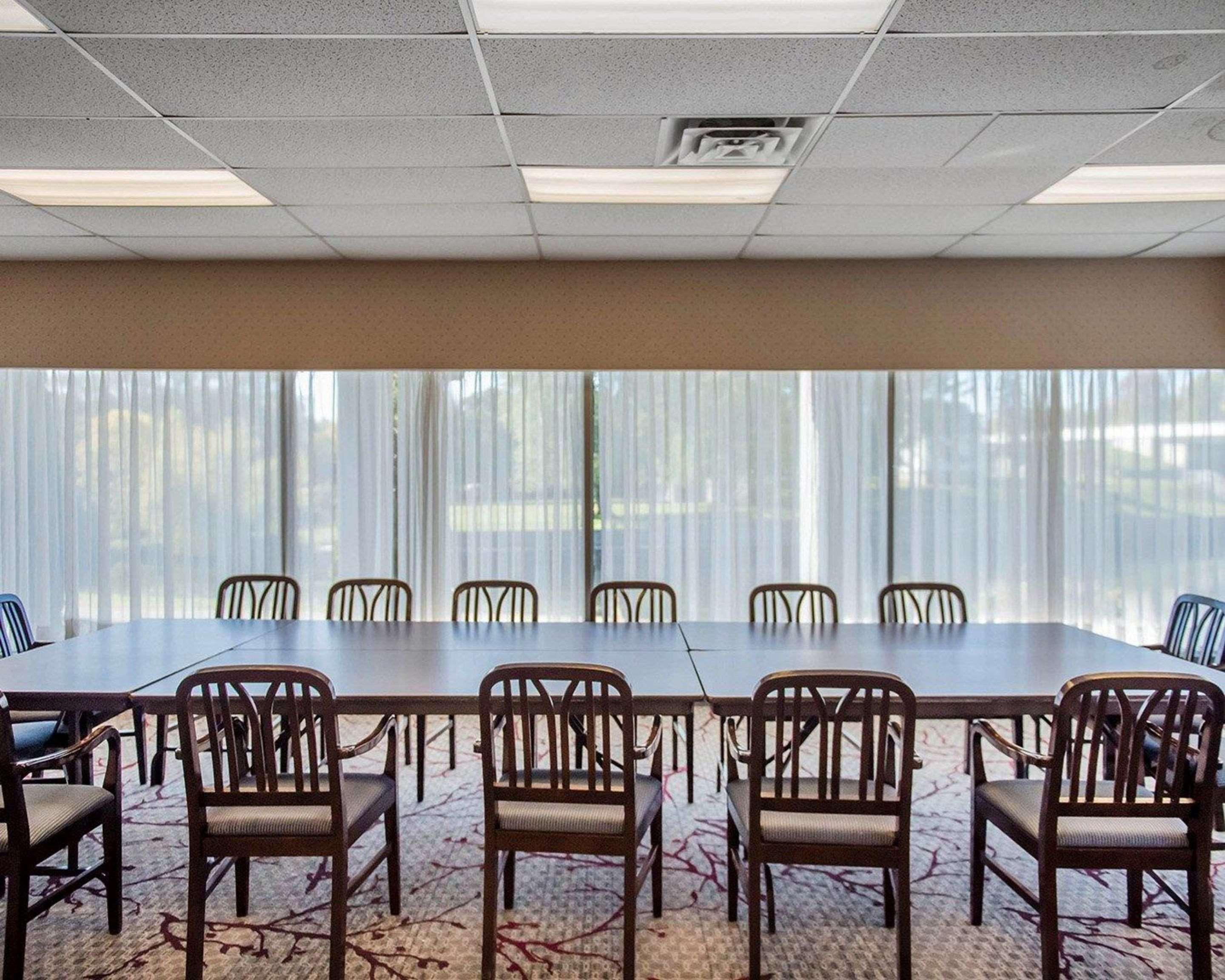 Econo Lodge Smiths Falls Exteriör bild