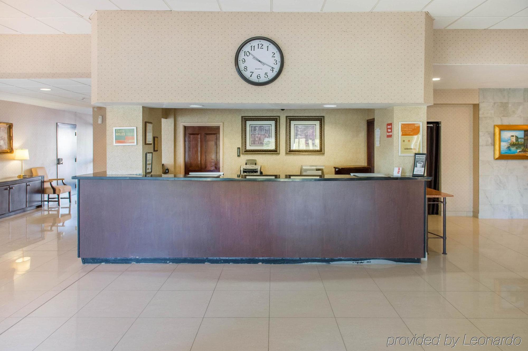 Econo Lodge Smiths Falls Exteriör bild