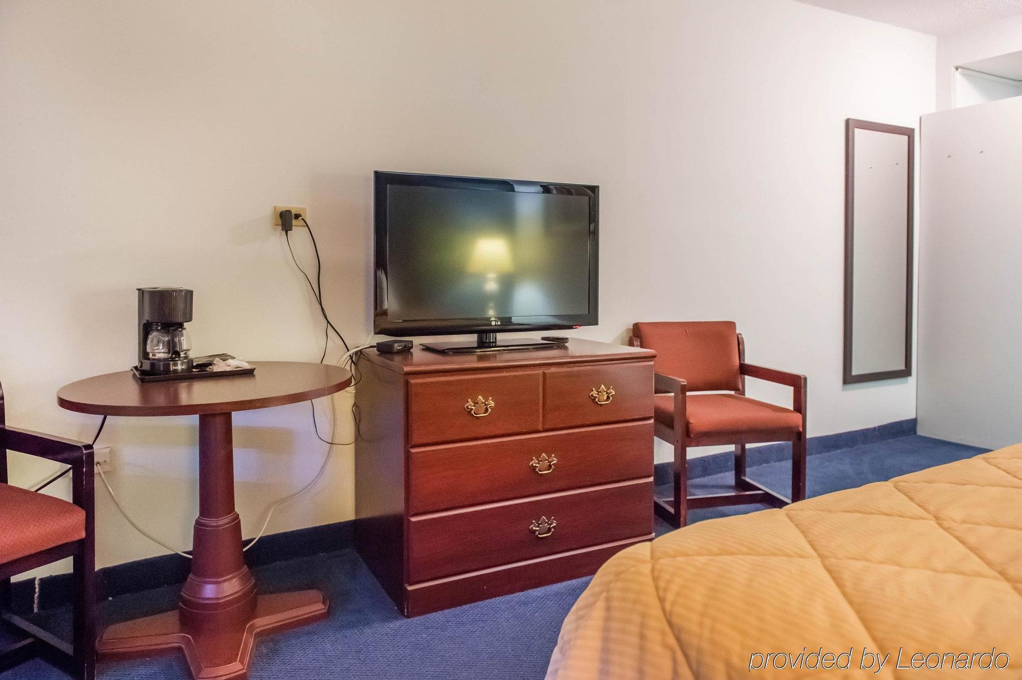 Econo Lodge Smiths Falls Exteriör bild