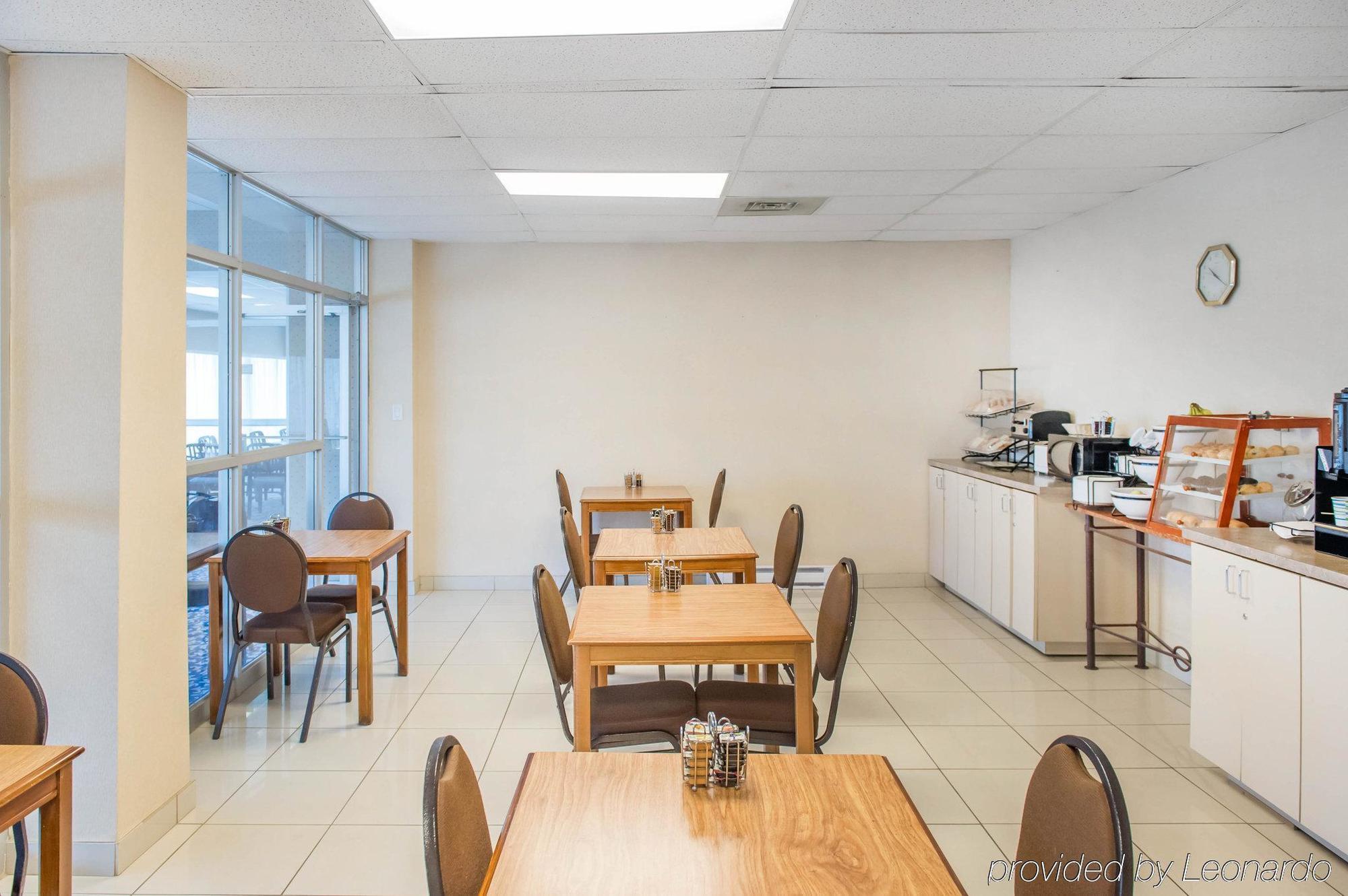 Econo Lodge Smiths Falls Exteriör bild