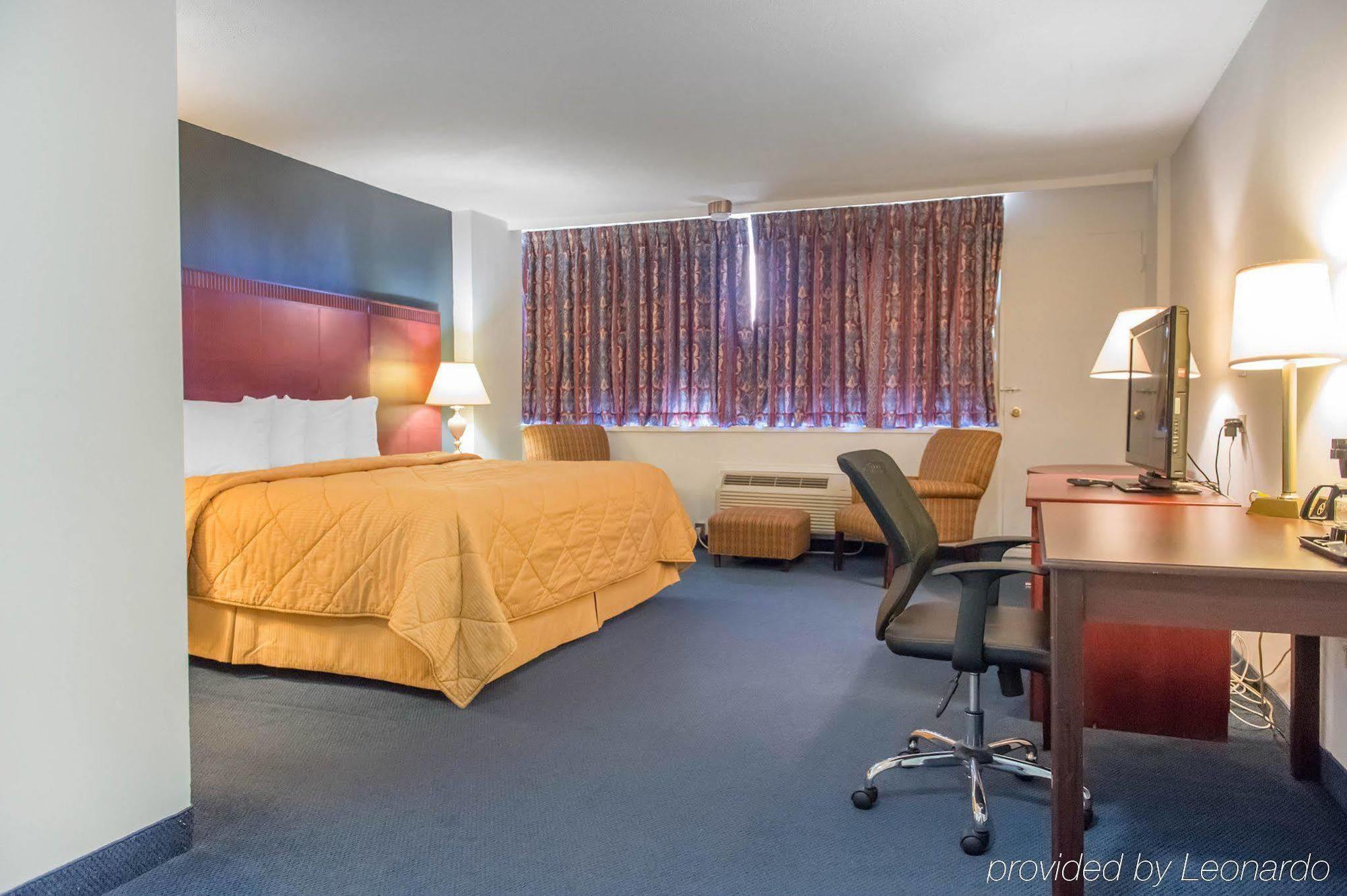 Econo Lodge Smiths Falls Exteriör bild